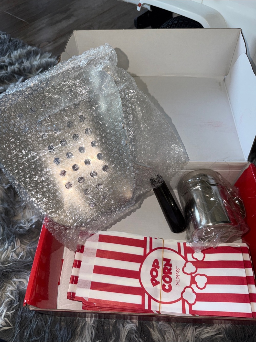Popcorn Set with Red & White Popcorn Bags